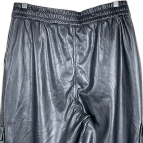 7 For All Mankind Faux Leather Pants Large Women Black High Rise Vegan Cargo EUC - Picture 11 of 16